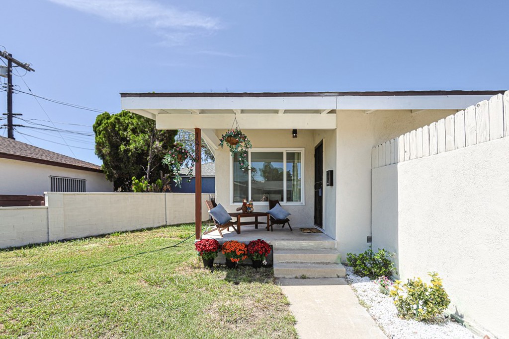15723 Bonsallo Property Photo 2