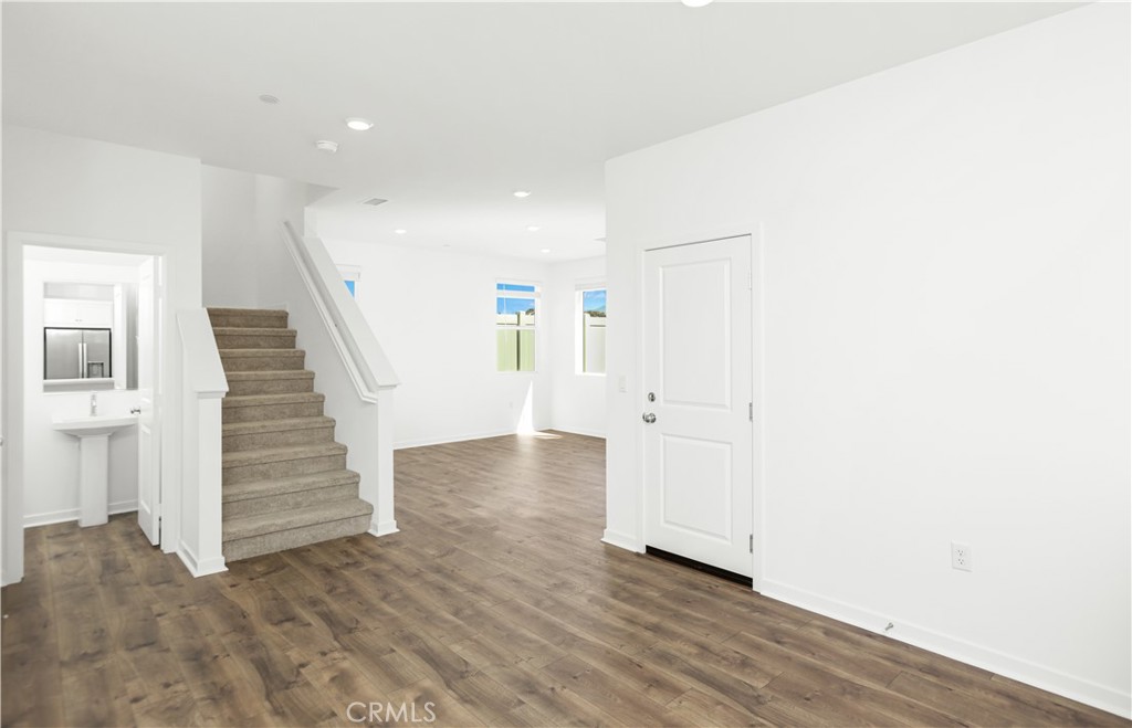 26610 Viola Way Property Photo 5
