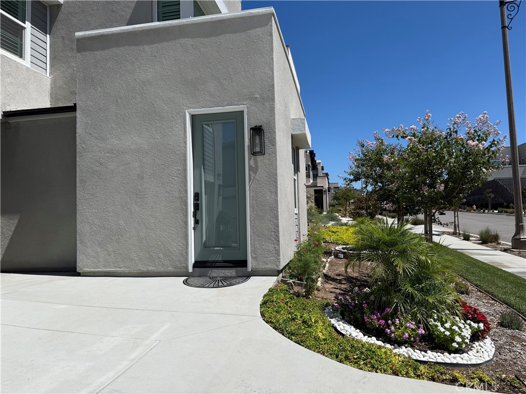 15642 Caterpillar Property Photo 1