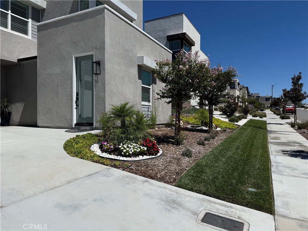 15642 Caterpillar Property Photo 2