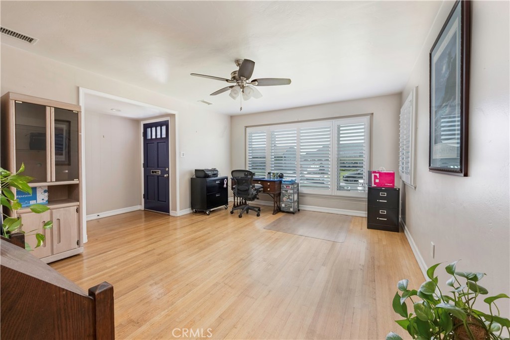 4858 Fidler Property Photo 4