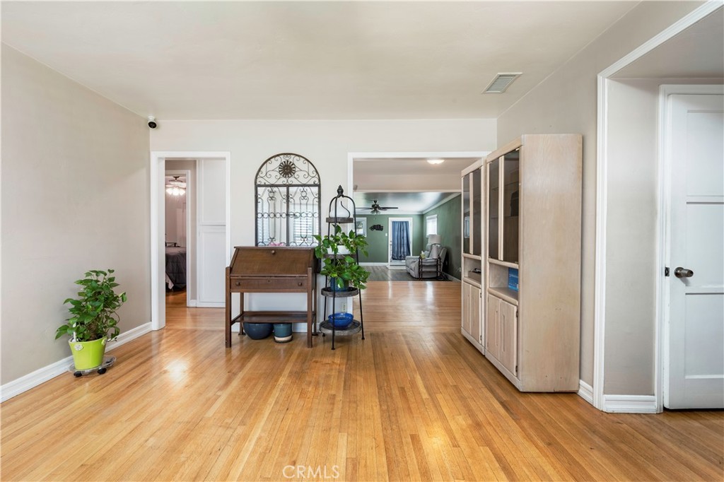 4858 Fidler Property Photo 8
