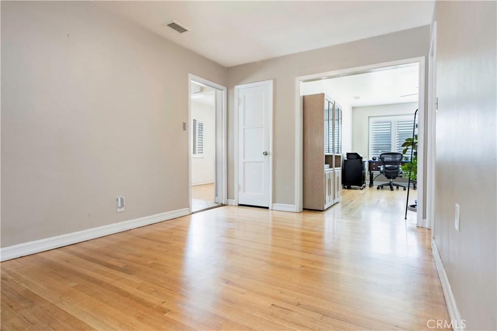 4858 Fidler Property Photo 10