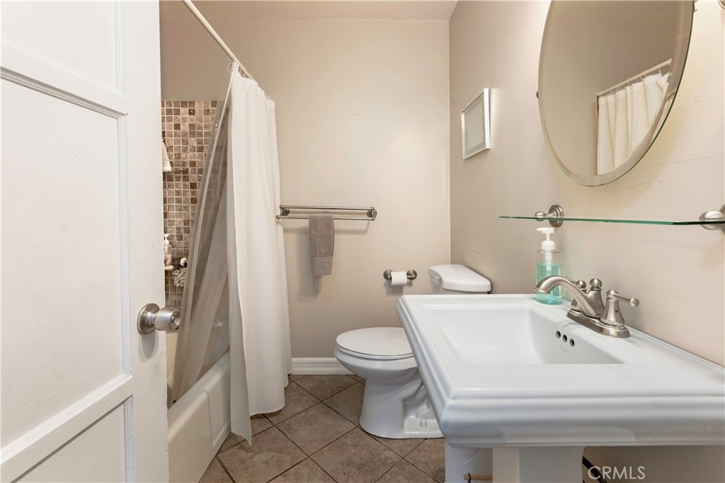 4858 Fidler Property Photo 25