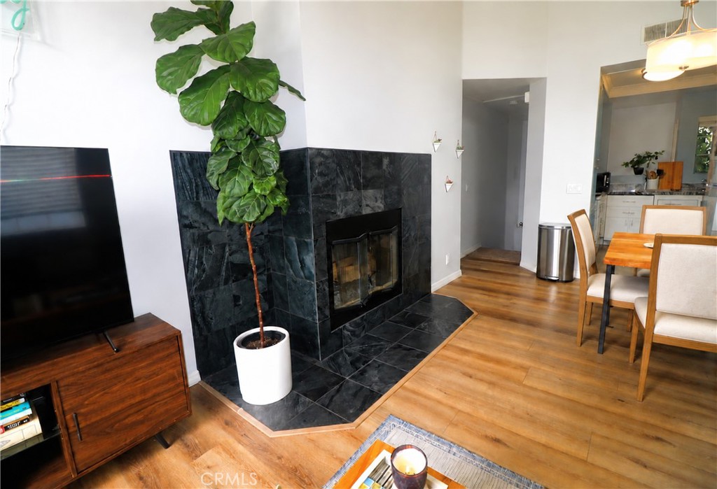 512.5 Dahlia Avenue Property Photo 2