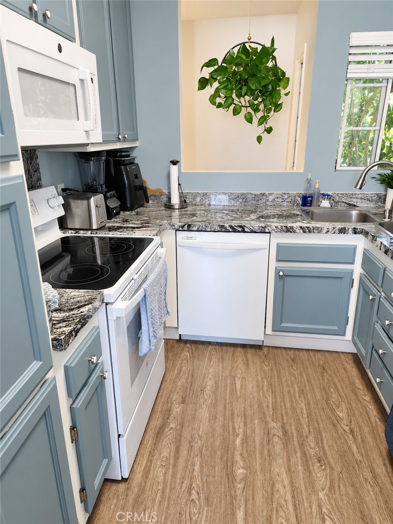 512.5 Dahlia Avenue Property Photo 4