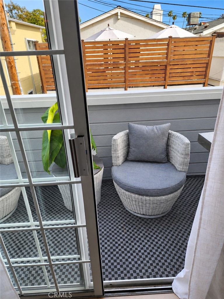 512.5 Dahlia Avenue Property Photo 6