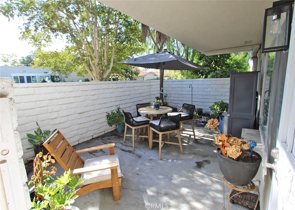 2189 Via Mariposa East C Property Photo 3