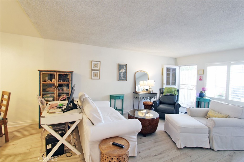 2189 Via Mariposa East C Property Photo 7