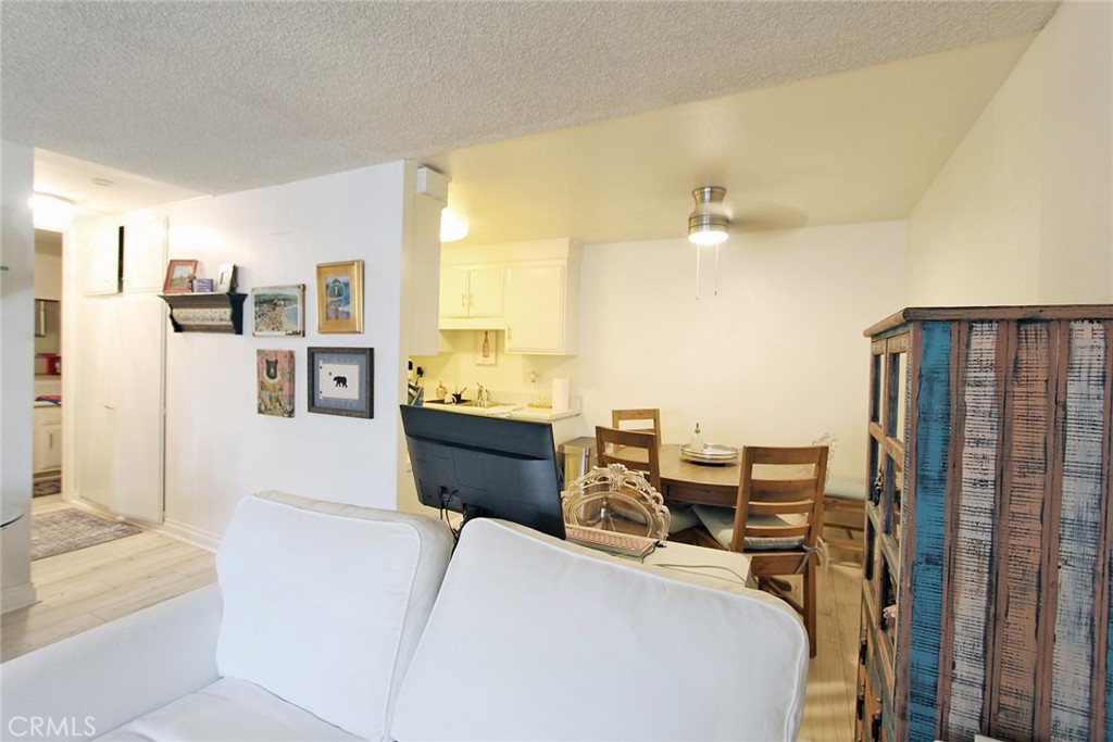 2189 Via Mariposa East C Property Photo 9