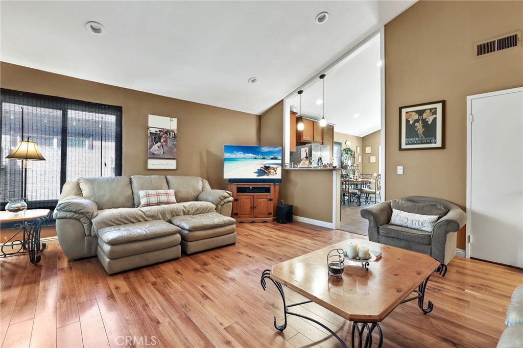 27531 Genil Property Photo 3