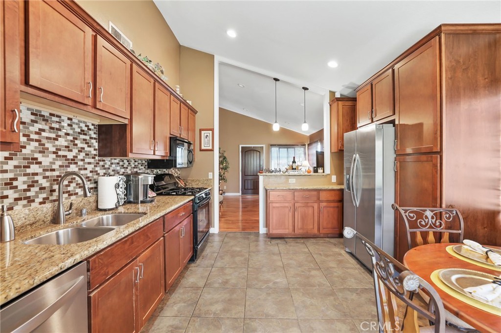 27531 Genil Property Photo 6