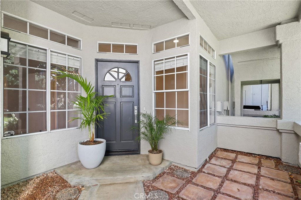 89 Castano Property Photo 3