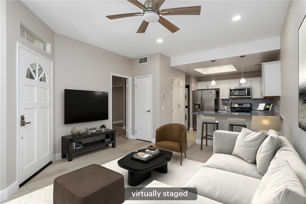 89 Castano Property Photo 4