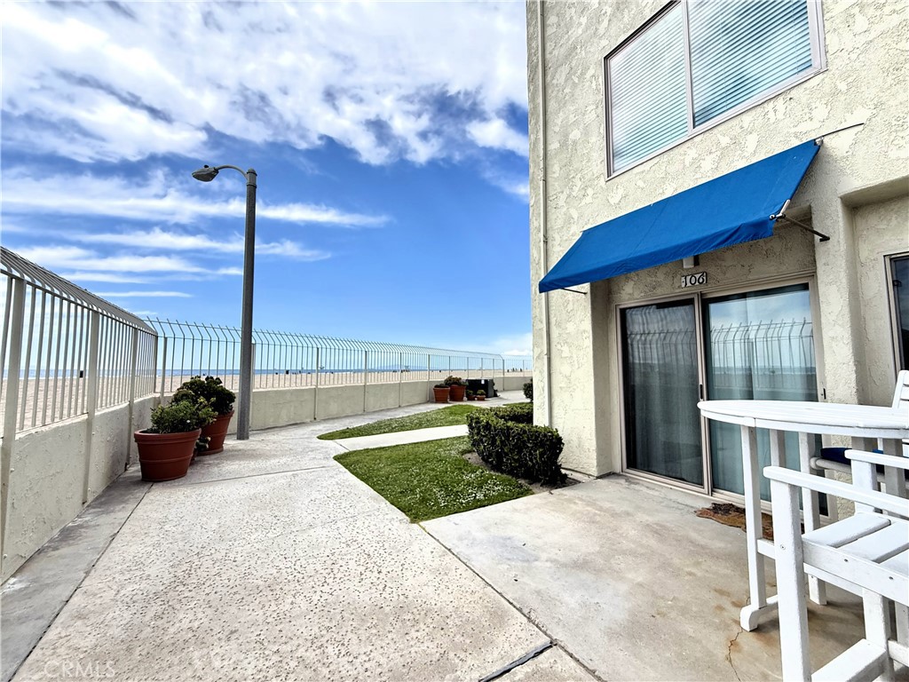 711 Pacific Coast 106 Property Photo 2