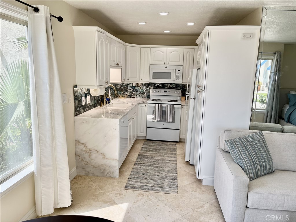 711 Pacific Coast 106 Property Photo 11