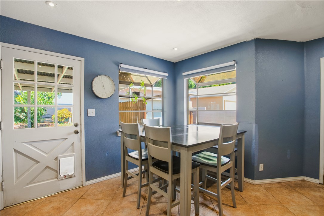 1911 W Palm Property Photo 6