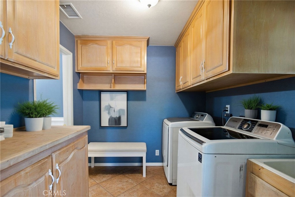 1911 W Palm Property Photo 8