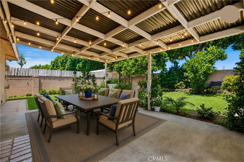 1911 W Palm Property Photo 19