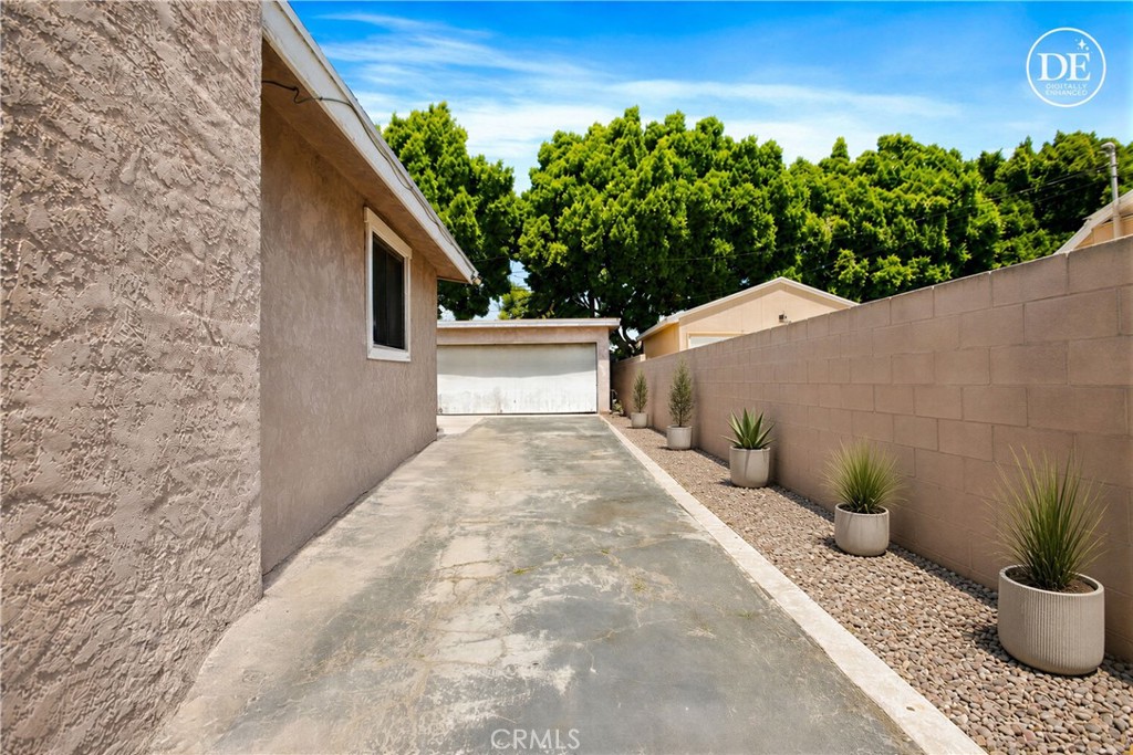 1911 W Palm Property Photo 21