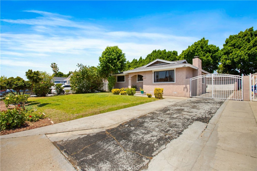 1911 W Palm Property Photo 24
