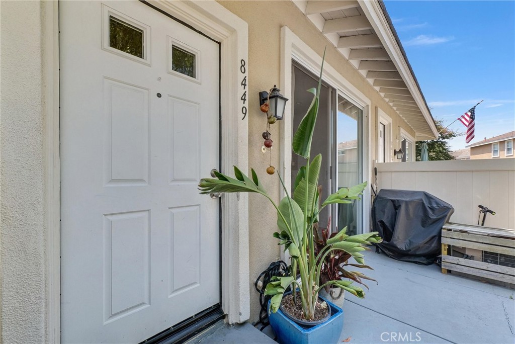 8449 E Arrowhead Way Property Photo 3