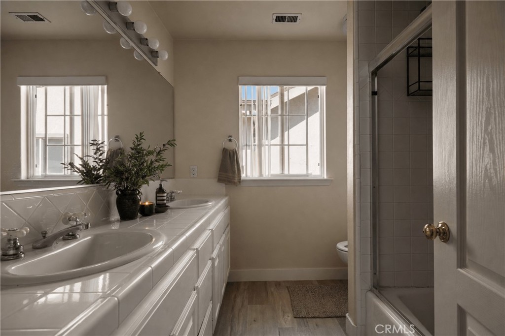 2224 Ruhland B Property Photo 12