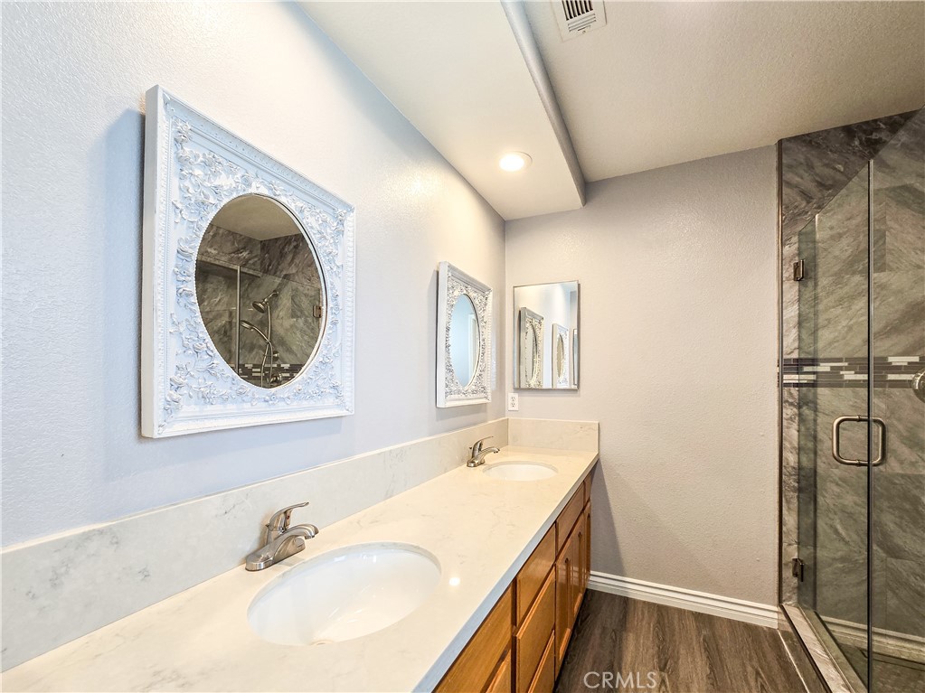 11043 Pinon Avenue Property Photo 9