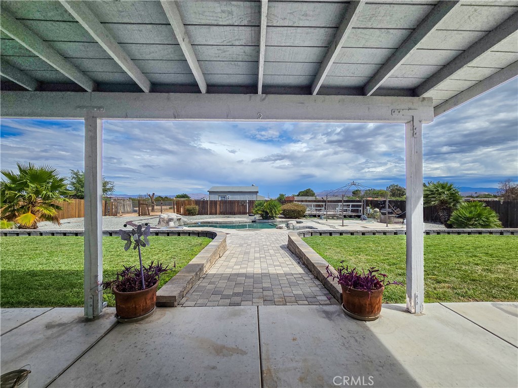 11043 Pinon Avenue Property Photo 16