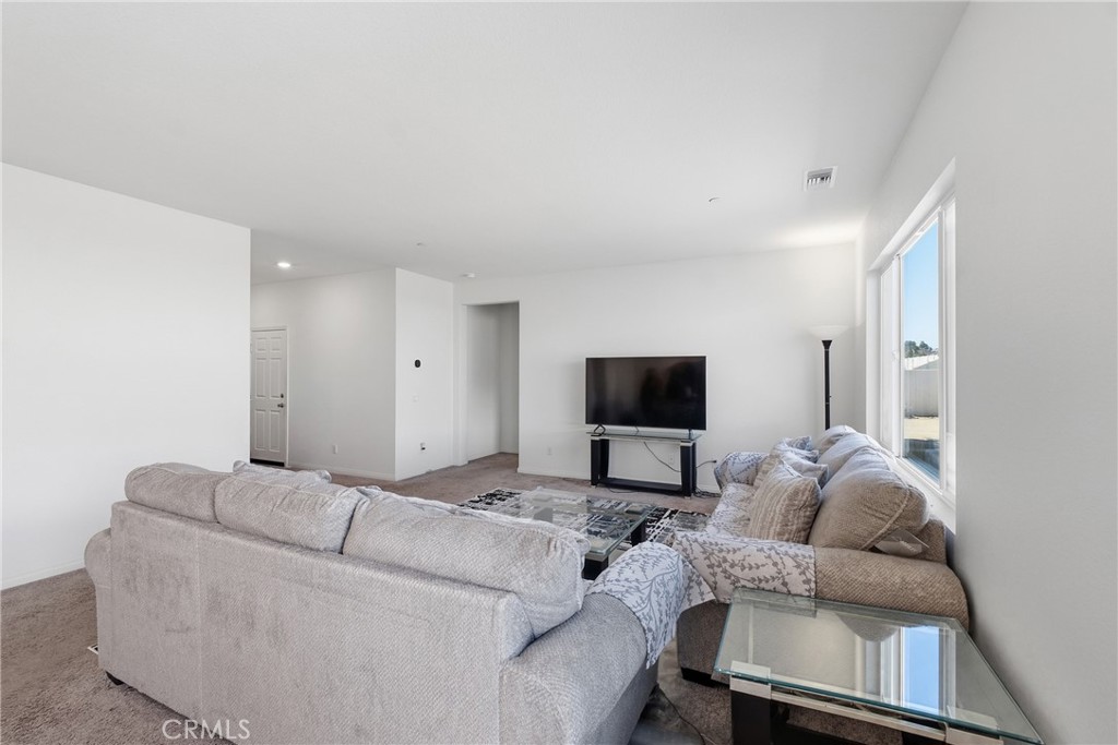 27786 Bay Avenue Property Photo 5