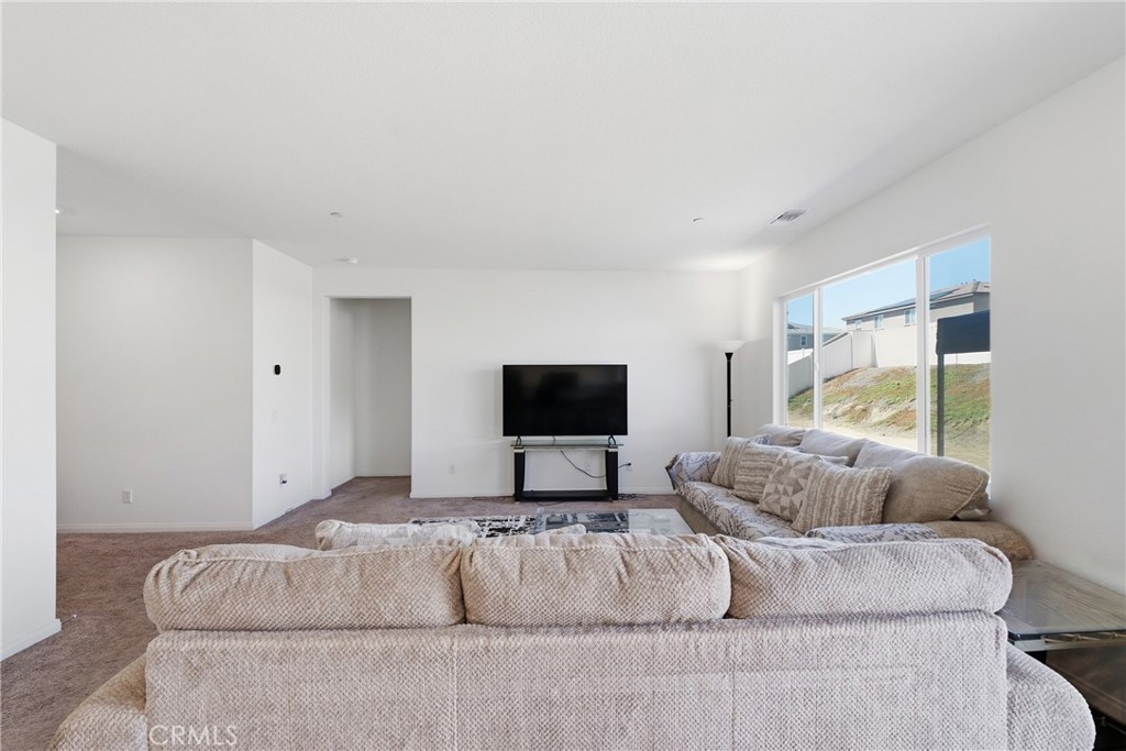27786 Bay Avenue Property Photo 6