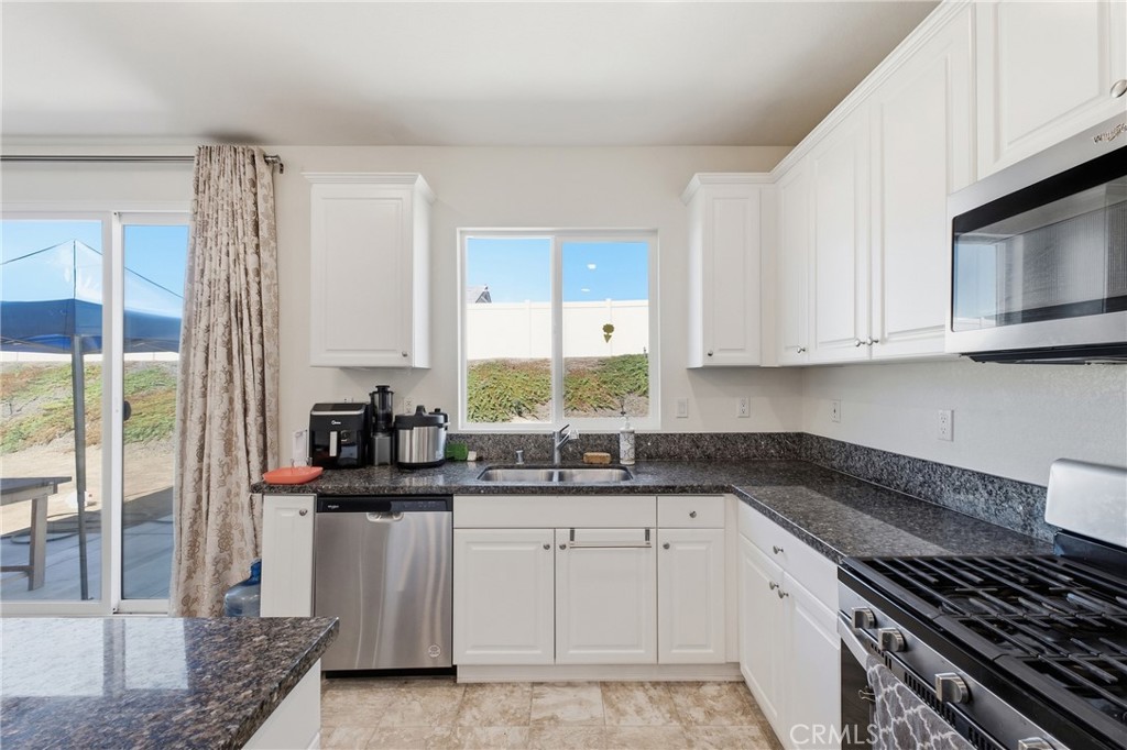 27786 Bay Avenue Property Photo 9