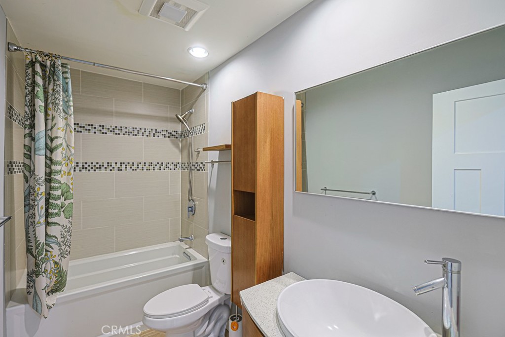 9322 Marina Pacifica N Property Photo 4