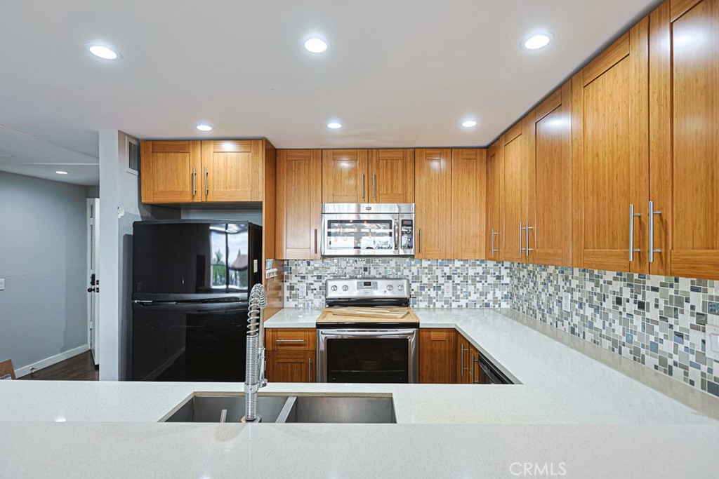 9322 Marina Pacifica N Property Photo 6