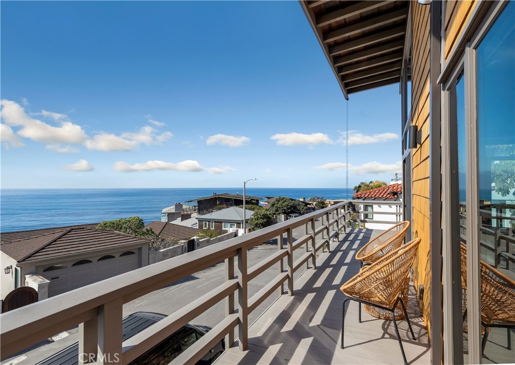1944 Ocean Property Photo 4