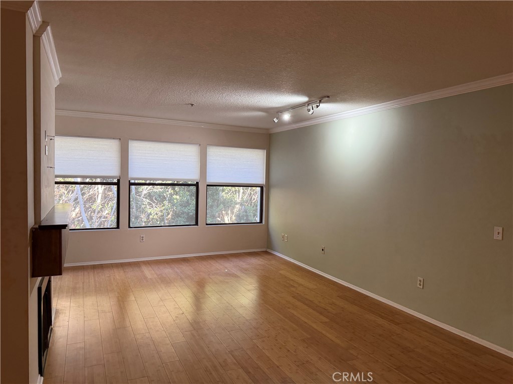280 Cagney 204 Property Photo 3