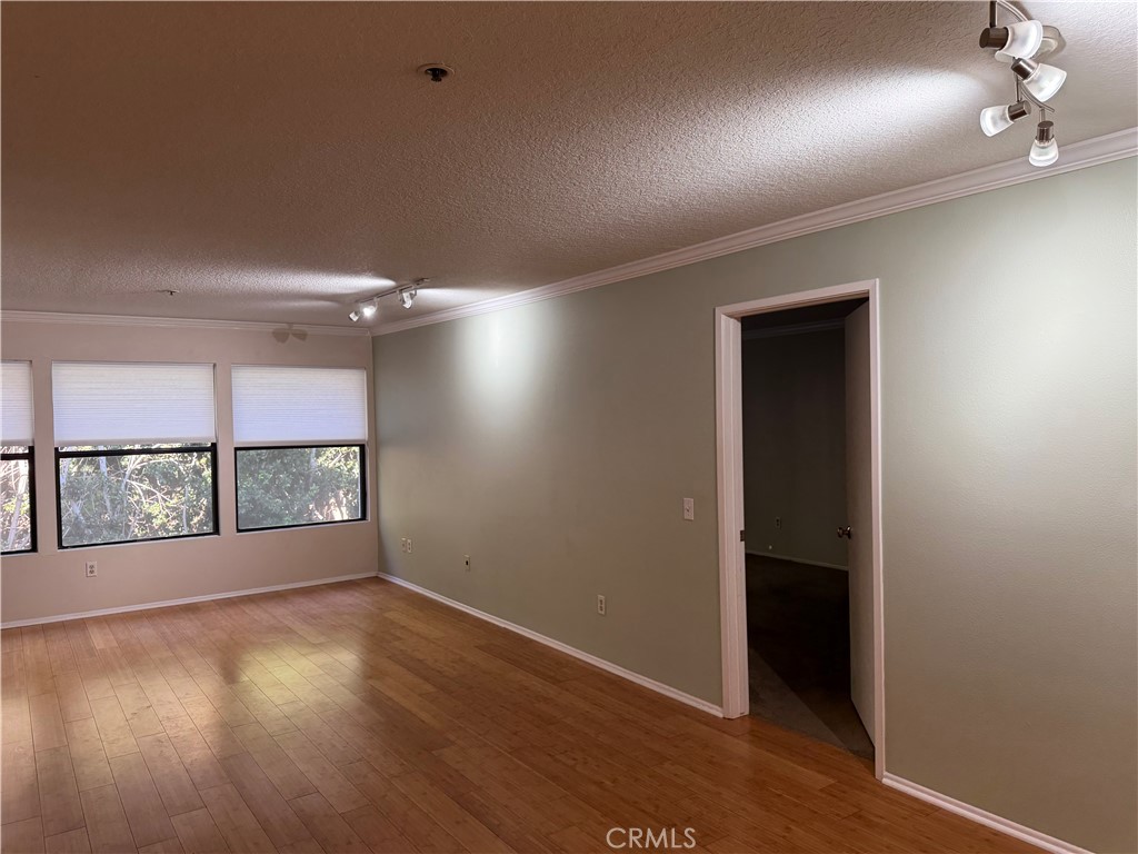 280 Cagney 204 Property Photo 10