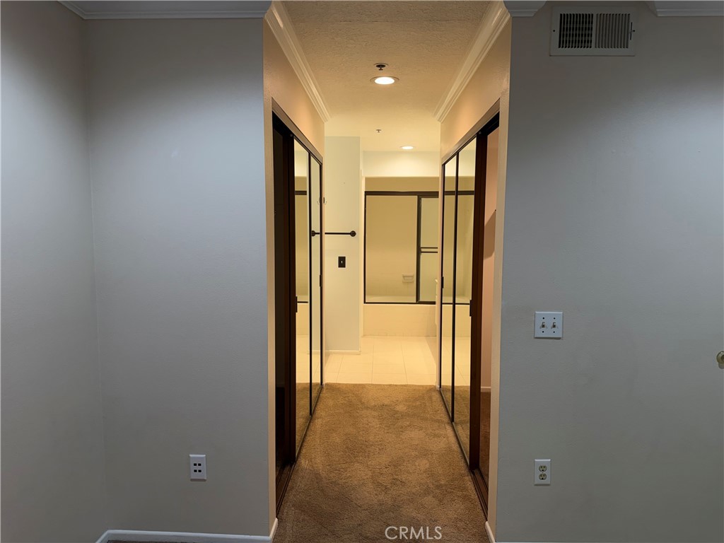 280 Cagney 204 Property Photo 12