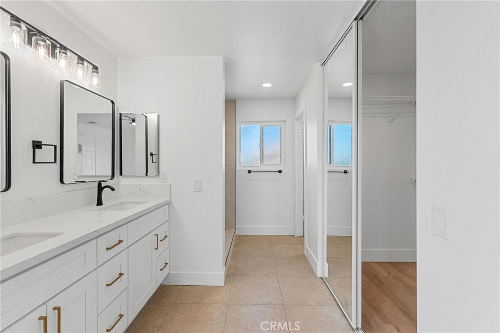 1761 W Townsend Street Property Photo 39