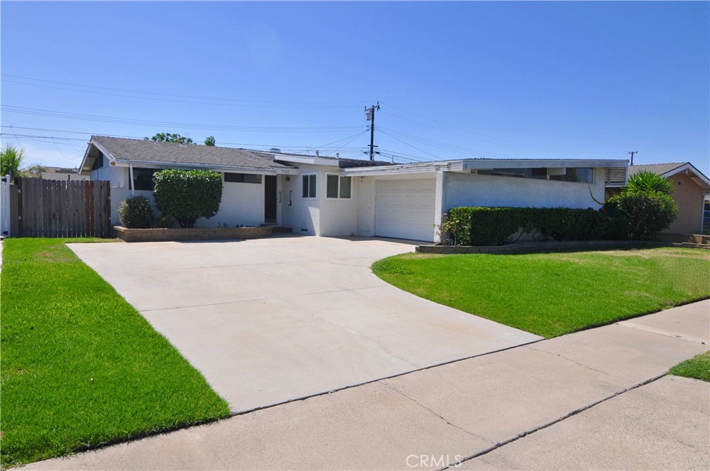 7122 Stahov Property Photo 1