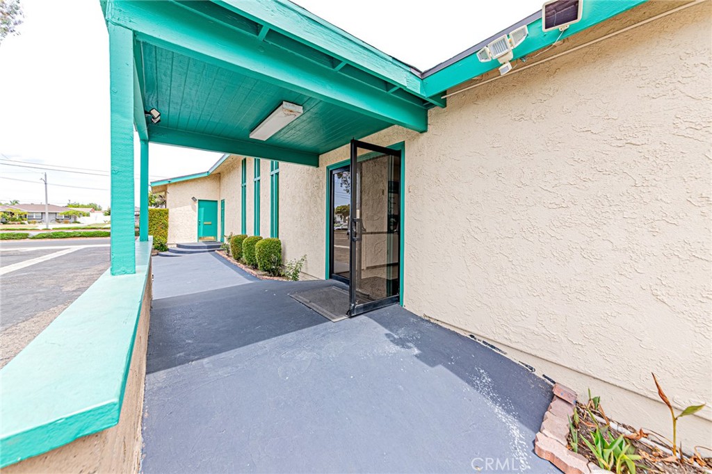 5722 Crescent Property Photo 4