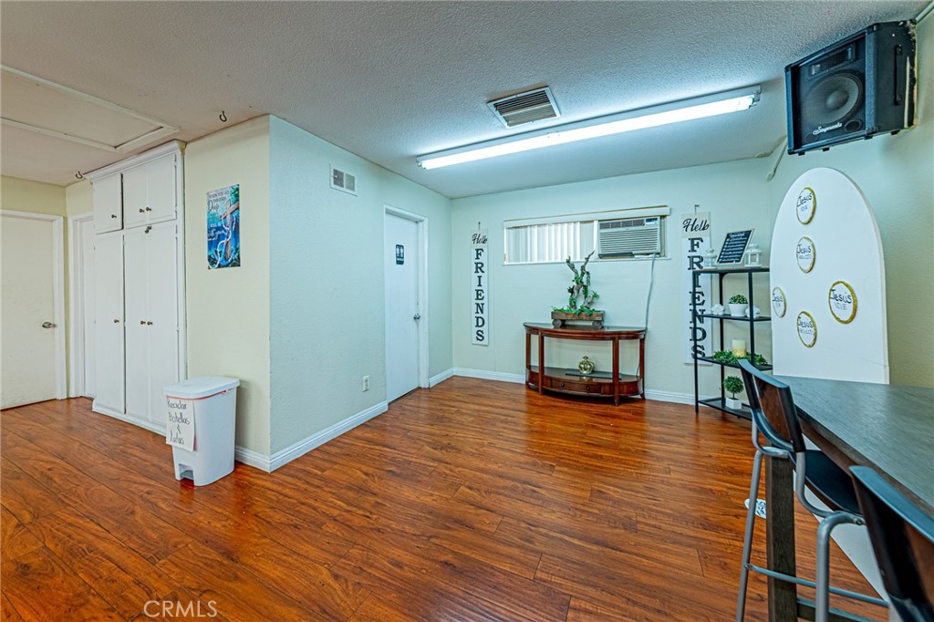 5722 Crescent Property Photo 19