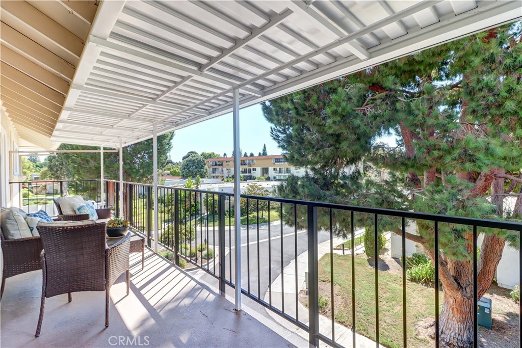 2338 Avenida Sevilla N Property Photo 8