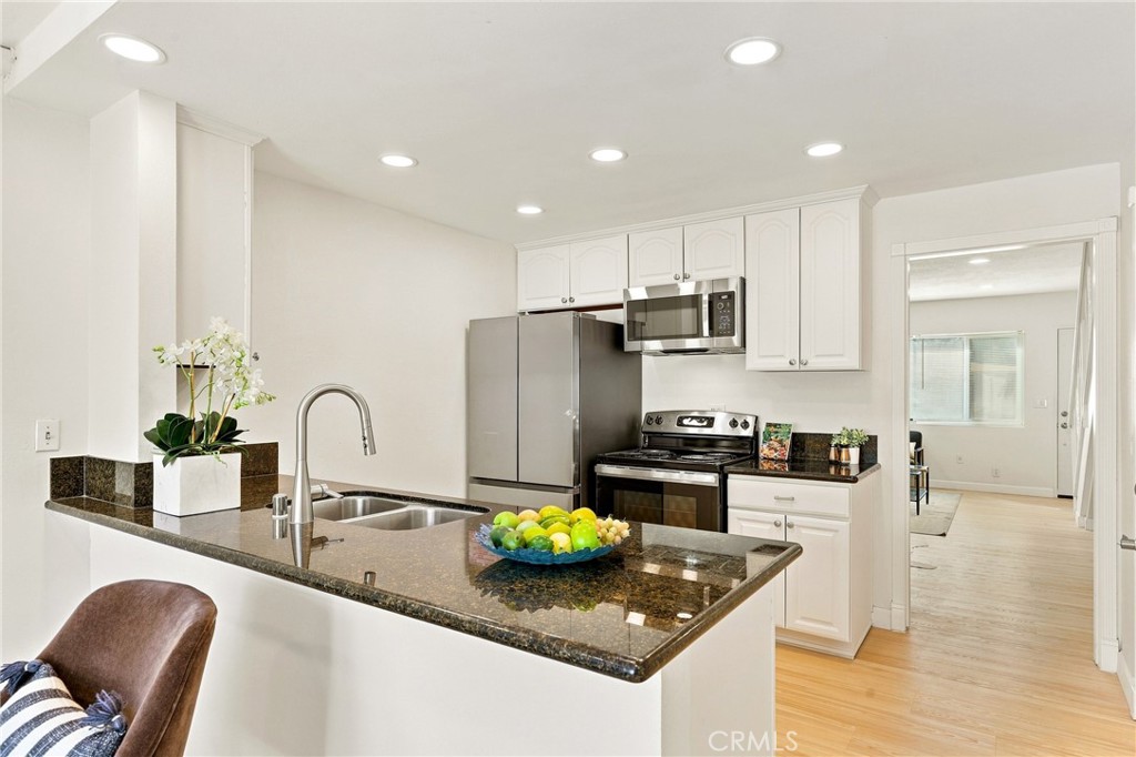 648 W Main D Property Photo 10