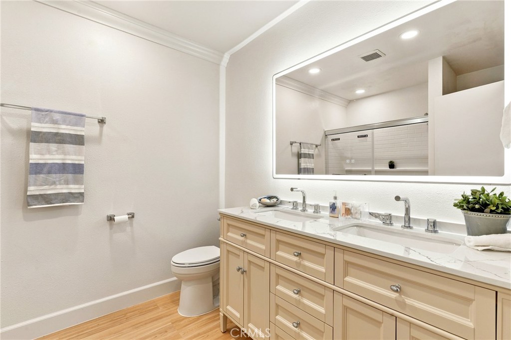 648 W Main D Property Photo 24