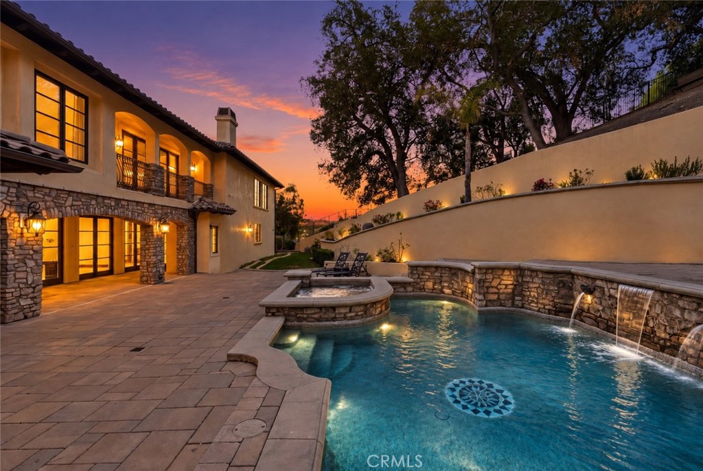 31232 Via Colinas Property Photo 2