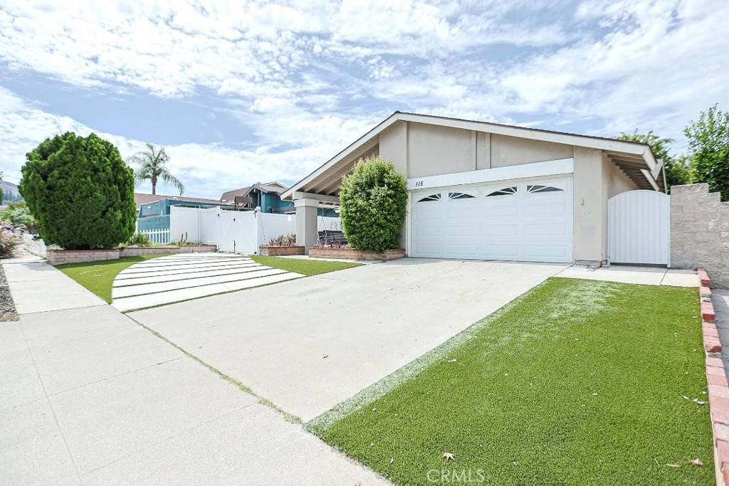 115 S La Paz Property Photo 2