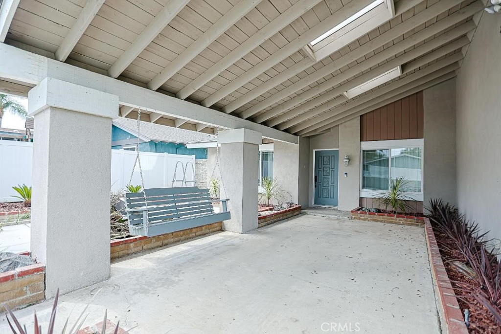 115 S La Paz Property Photo 5