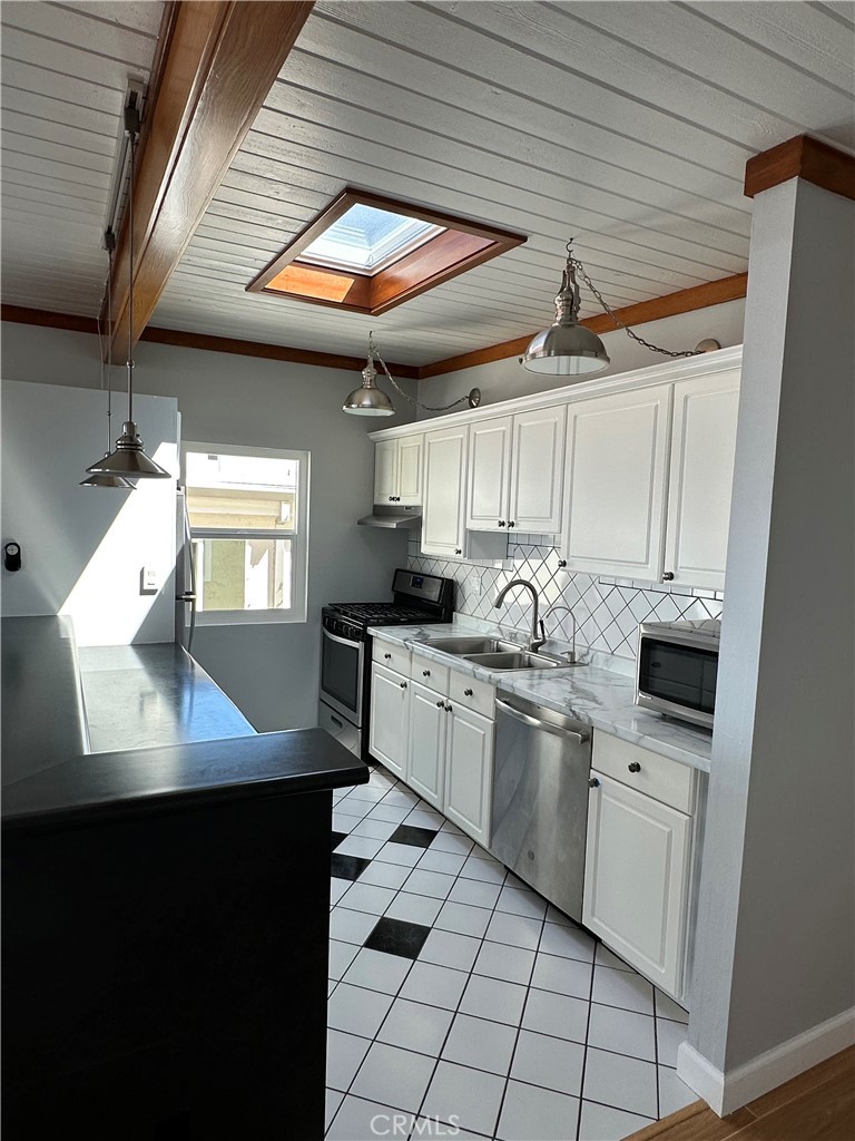 1064 Santa Ana Property Photo 2