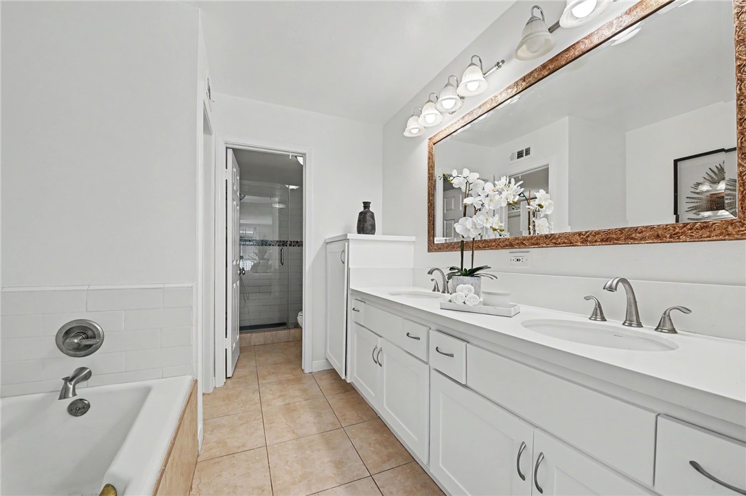 11667 Gorham 304 Property Photo 26